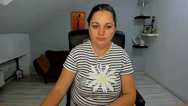 Snapshot of LollaGirl chatting on September 26, 2025, 3:24 am LollaGirl online show from September 26, 2025, 3:24 am