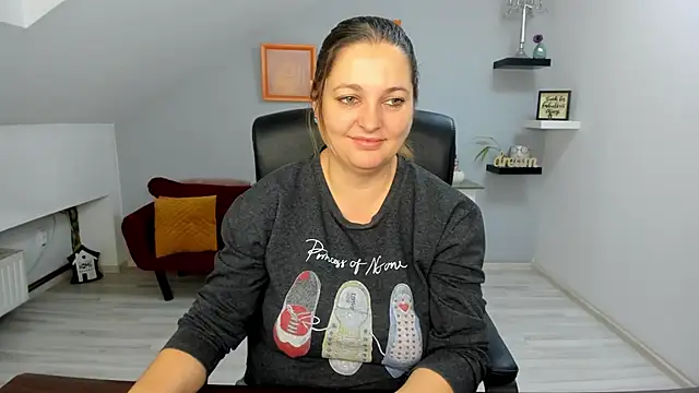 Snapshot of LollaGirl chatting on November 30, 2025, 3:51 am LollaGirl online show from November 30, 2025, 3:51 am