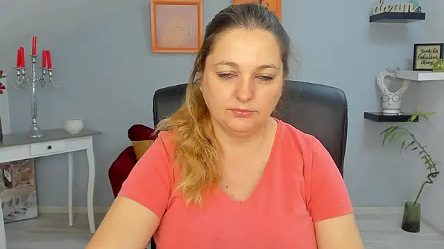 Snapshot of LollaGirl chatting on March 21, 2025, 4:17 am LollaGirl online show from March 21, 2025, 4:17 am