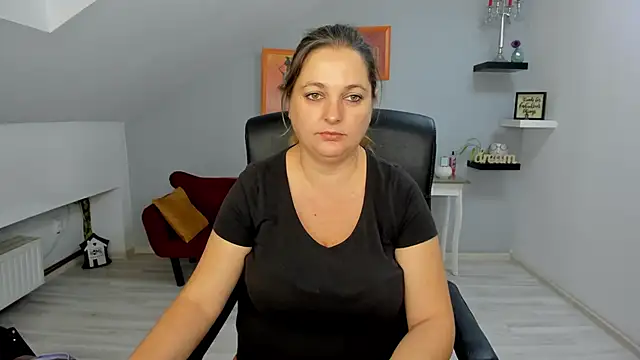 Snapshot of LollaGirl chatting on October 23, 2025, 3:16 am LollaGirl online show from October 23, 2025, 3:16 am