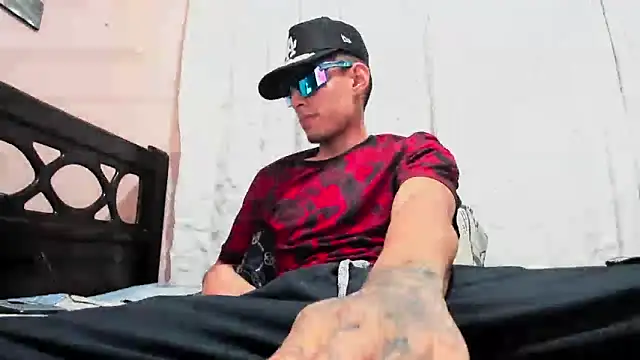 Snapshot of davidlatin66 chatting on March 3, 2026, 3:02 am davidlatin66 online show from March 3, 2026, 3:02 am