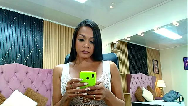 BARBIE BROWNN online show from January 18, 2026, 2:20 pm