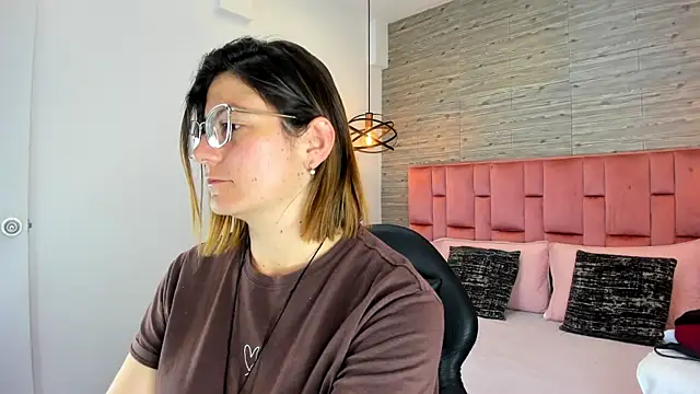 SarahDeyvis online show from September 29, 2025, 7:41 pm