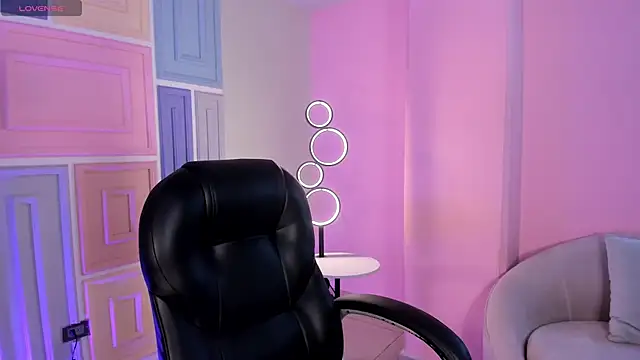 Snapshot of EveBensonX chatting on February 26, 2026, 7:25 pm EveBensonX online show from February 26, 2026, 7:25 pm