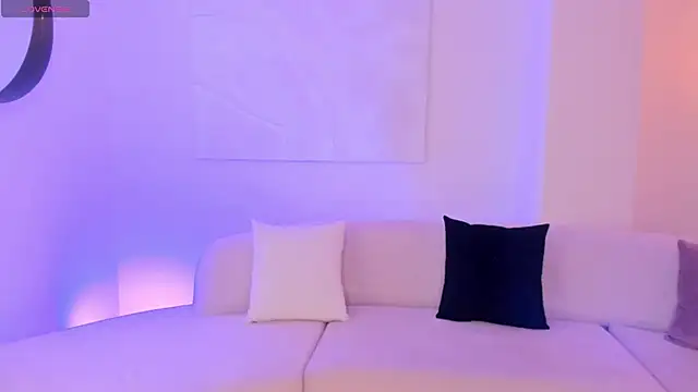 EveBensonX online show from March 16, 2025, 12:00 pm