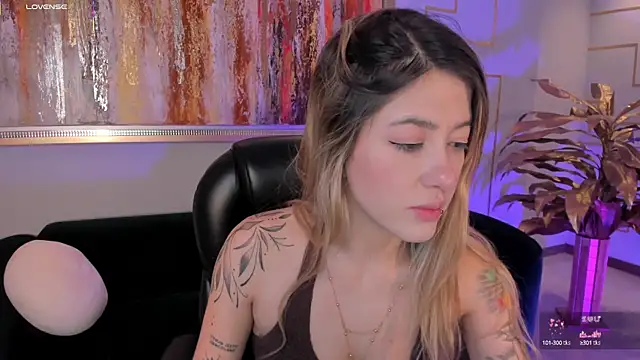 EveBensonX online show from September 24, 2025, 12:33 pm