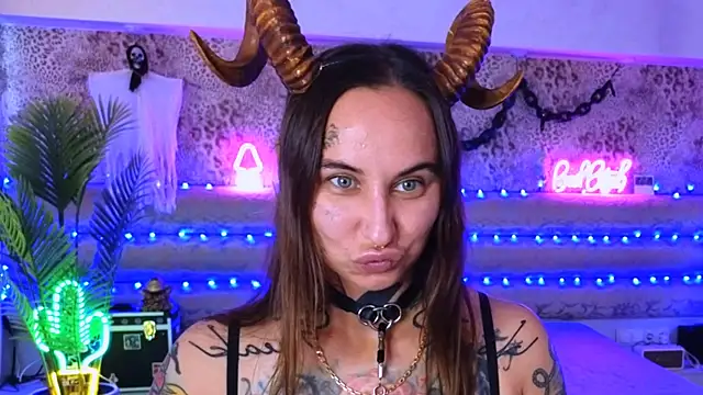 Cool Freak  online show from September 22, 2025, 10:32 am