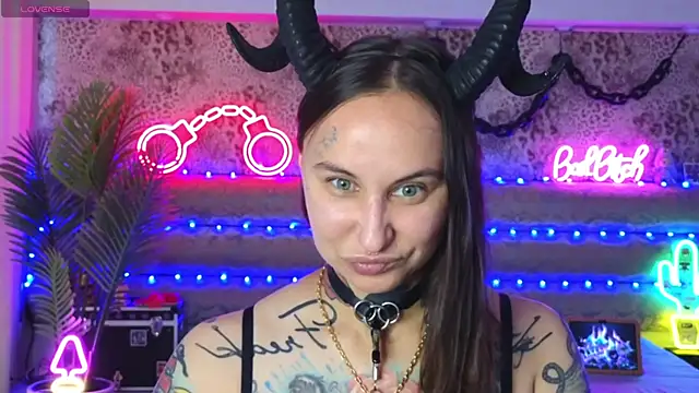 Cool Freak  online show from July 17, 2026, 9:50 am