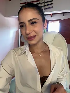 Snapshot of Ale_Lewis chatting on May 29, 2026, 7:09 pm Ale Lewis online show from May 29, 2026, 7:09 pm