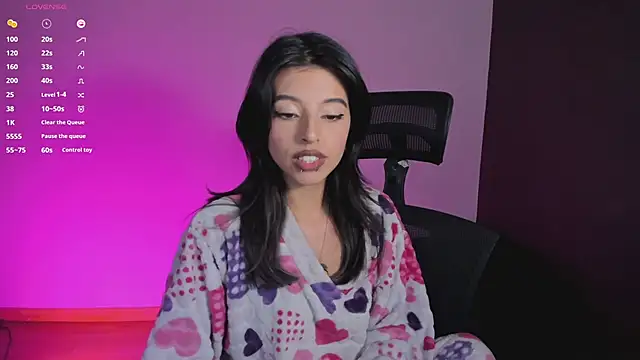 Snapshot of NanaRott chatting on May 5, 2026, 12:24 am NanaRott online show from May 5, 2026, 12:24 am