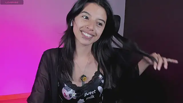 Snapshot of NanaRott chatting on May 18, 2026, 3:28 am NanaRott online show from May 18, 2026, 3:28 am
