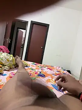 Rockyf033 online show from April 17, 2026, 6:33 pm