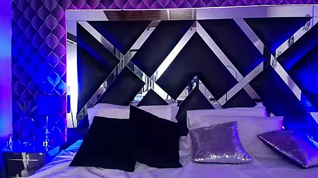 victoriaa lee  online show from September 10, 2025, 8:19 pm