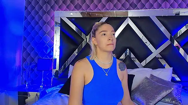 victoriaa lee  online show from March 19, 2026, 7:36 pm