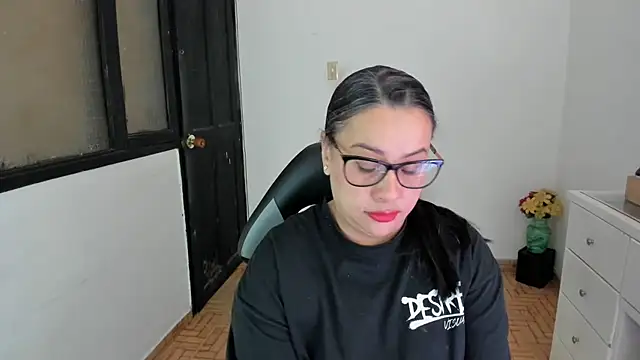 smile sweetpao online show from October 17, 2025, 12:40 pm