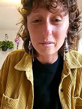 Snapshot of mossy_kiss chatting on November 30, 2025, 6:52 pm mossy kiss online show from November 30, 2025, 6:52 pm