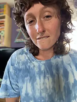 mossy kiss online show from March 9, 2026, 4:10 pm