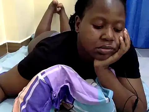 10sexymelo69  online show from November 6, 2025, 1:37 pm