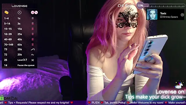 strawberry muffin online show from March 10, 2025, 5:18 pm