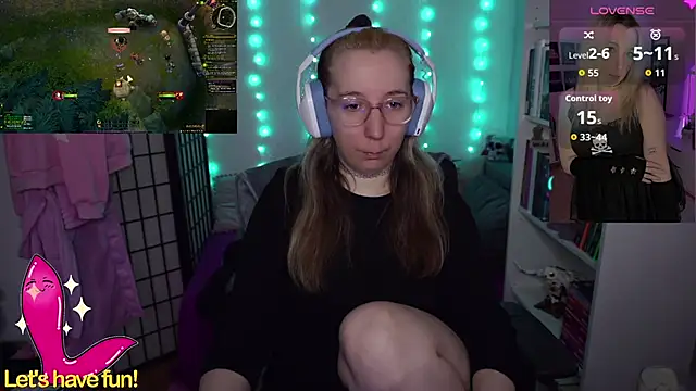 Snapshot of JustKerry chatting on October 9, 2025, 8:04 am JustKerry online show from October 9, 2025, 8:04 am