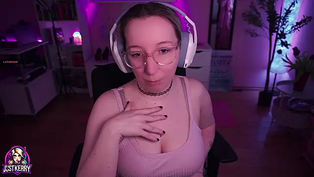 Snapshot of JustKerry chatting on March 20, 2025, 12:00 pm JustKerry online show from March 20, 2025, 12:00 pm