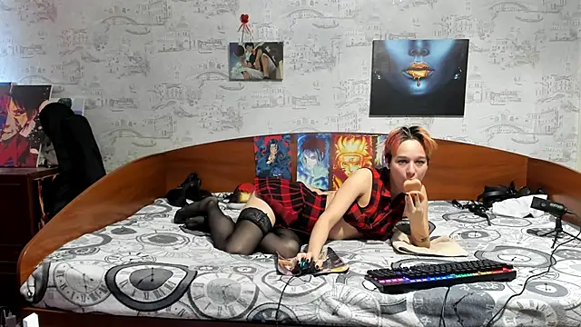 KagamiTayga online show from April 18, 2026, 2:47 am