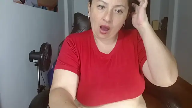 Snapshot of Victoriaevans1 chatting on February 2, 2026, 7:13 pm Victoriaevans1 online show from February 2, 2026, 7:13 pm