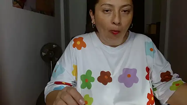 Snapshot of Victoriaevans1 chatting on February 28, 2026, 2:11 am Victoriaevans1 online show from February 28, 2026, 2:11 am