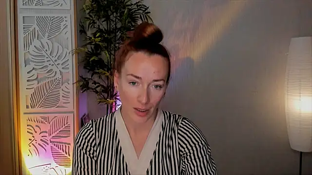 Snapshot of RebeccaMartinez chatting on June 3, 2026, 9:32 am RebeccaMartinez online show from June 3, 2026, 9:32 am