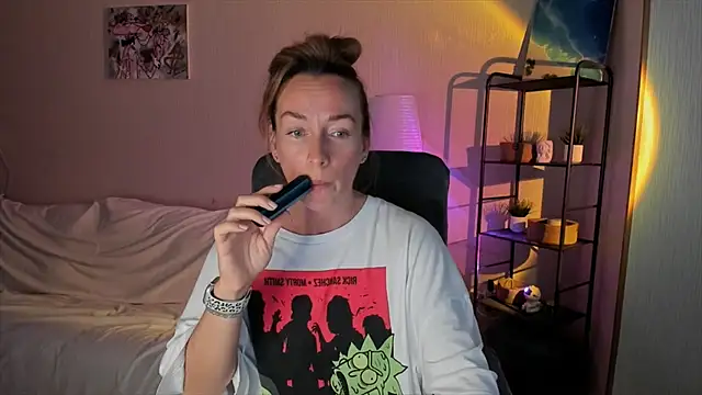 RebeccaMartinez online show from September 10, 2025, 12:15 pm