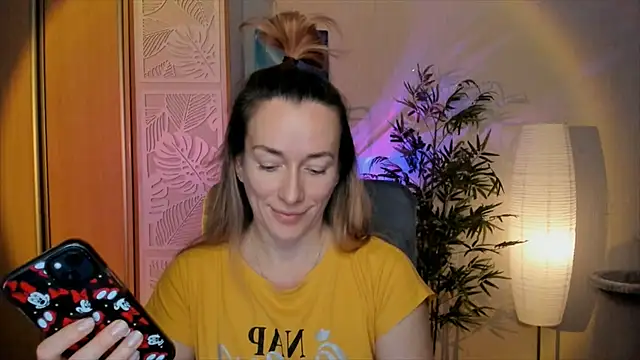 RebeccaMartinez online show from January 7, 2026, 5:23 am