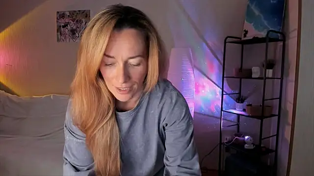 RebeccaMartinez online show from October 25, 2025, 10:03 am