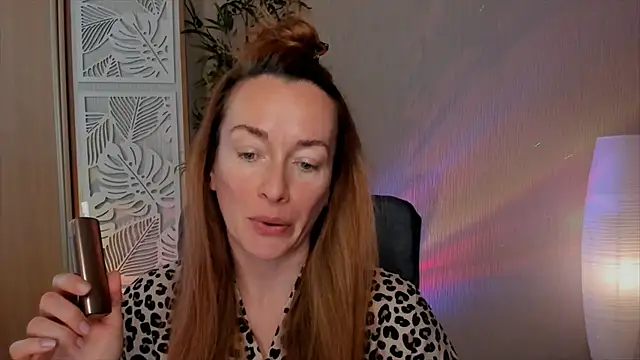 Snapshot of RebeccaMartinez chatting on April 30, 2026, 10:22 am RebeccaMartinez online show from April 30, 2026, 10:22 am