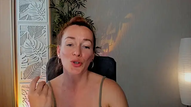 Snapshot of RebeccaMartinez chatting on June 7, 2026, 8:08 am RebeccaMartinez online show from June 7, 2026, 8:08 am