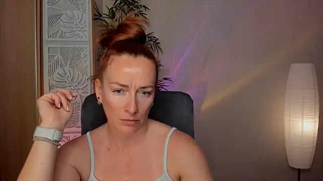 Snapshot of RebeccaMartinez chatting on May 27, 2026, 8:32 am RebeccaMartinez online show from May 27, 2026, 8:32 am