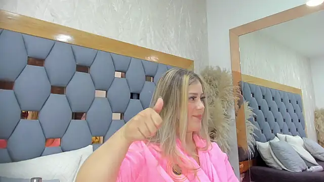 Snapshot of kimberly7_ chatting on May 30, 2026, 12:22 pm kimberly7 online show from May 30, 2026, 12:22 pm
