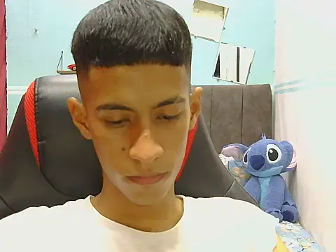 Snapshot of Angelstripboy chatting on June 17, 2026, 8:30 pm Angelstripboy online show from June 17, 2026, 8:30 pm