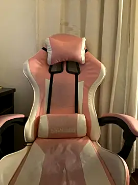 Snapshot of LittleBabyCat22 chatting on September 23, 2025, 3:13 am LittleBabyCat22 online show from September 23, 2025, 3:13 am