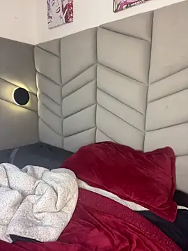 Liamiler01  online show from February 26, 2026, 4:01 am