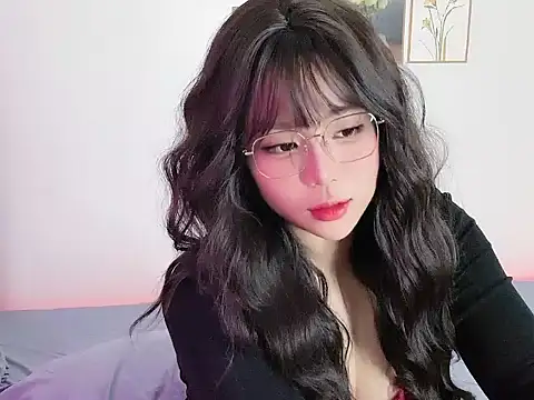   Lyly   online show from October 23, 2025, 2:10 am