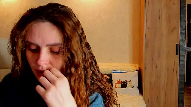 mia grantes online show from February 19, 2025, 7:48 pm