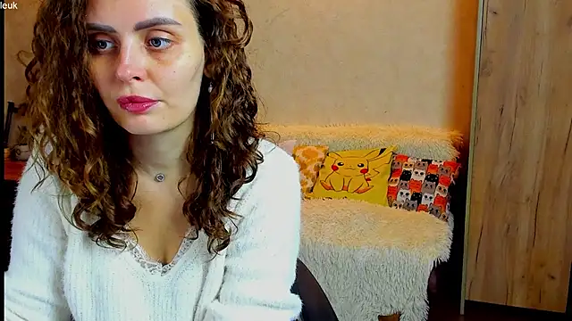 mia grantes online show from October 17, 2025, 6:10 pm