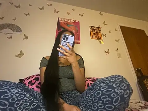 Iceblanca online show from March 16, 2026, 4:09 am