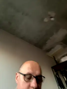 vanjbi45 online show from October 12, 2025, 6:04 am