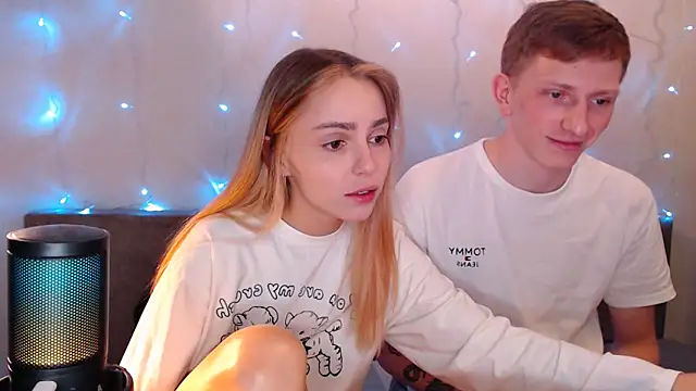 juliaanddima online show from September 27, 2025, 9:21 pm