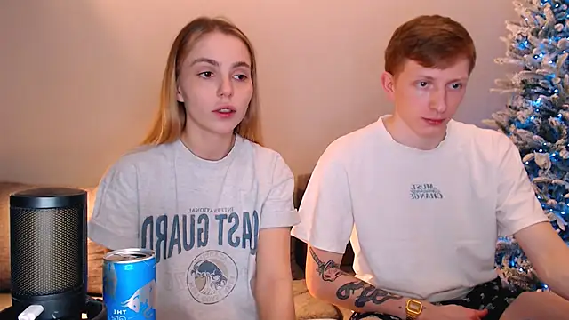 juliaanddima online show from December 19, 2025, 10:23 pm