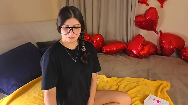 Snapshot of Linda_EX chatting on February 28, 2026, 7:24 pm Linda EX online show from February 28, 2026, 7:24 pm