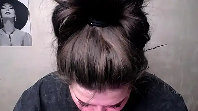 Snapshot of Emily_Mo chatting on September 18, 2025, 5:21 am Emily Mo online show from September 18, 2025, 5:21 am