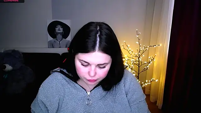 Snapshot of Emily_Mo chatting on February 25, 2025, 12:49 pm Emily Mo online show from February 25, 2025, 12:49 pm