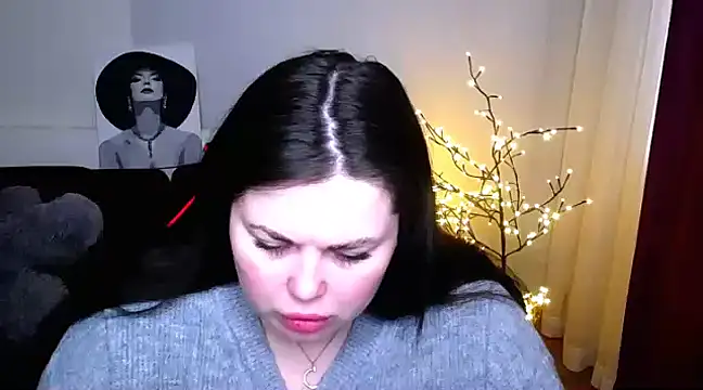 Snapshot of Emily_Mo chatting on March 2, 2025, 6:37 am Emily Mo online show from March 2, 2025, 6:37 am